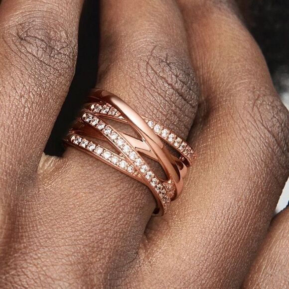 Pandora Sparkling & Polished Lines Ring
14K Rose Gold Plated - Picture 2 of 11